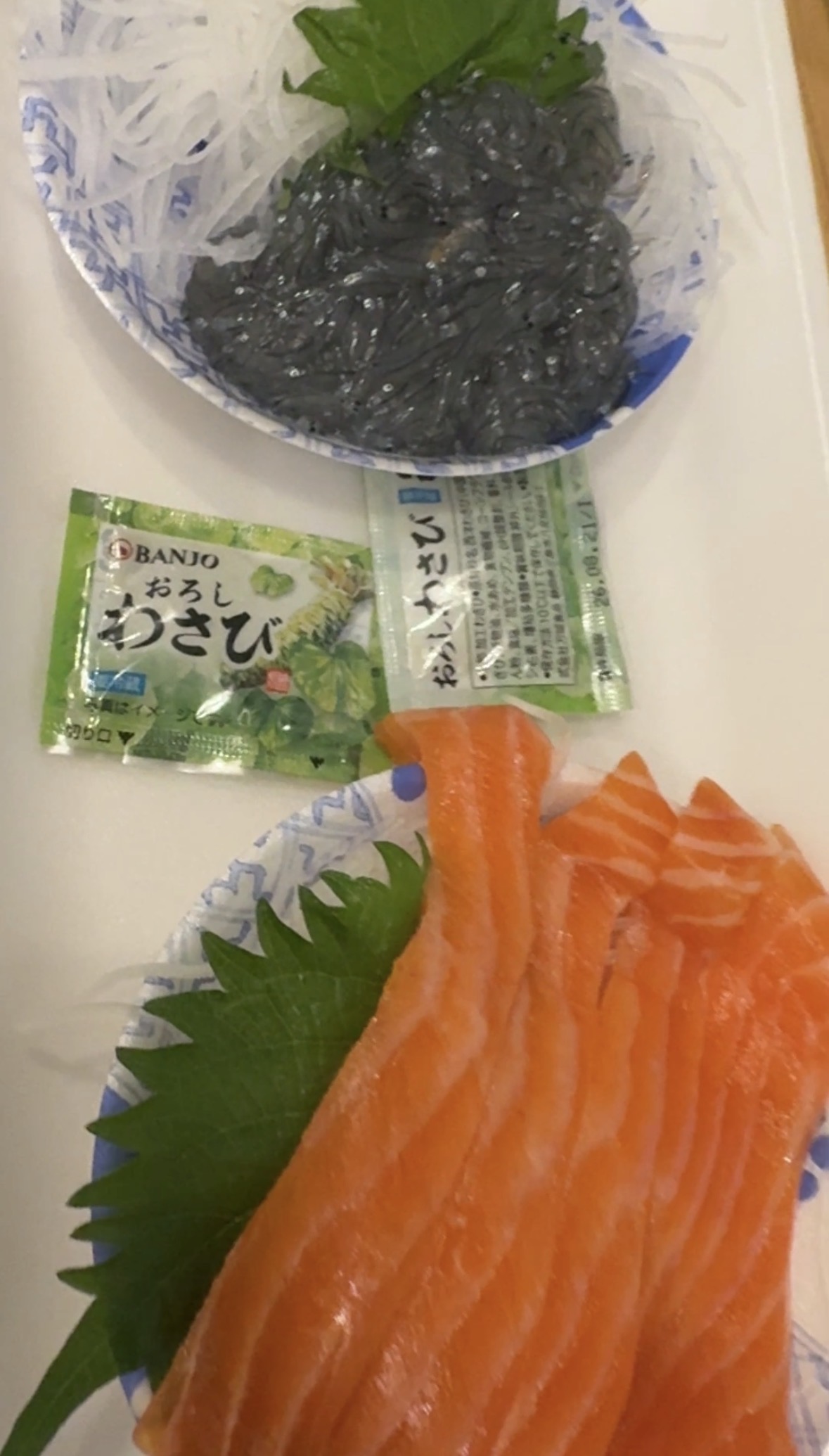 サーモンと生しらすの刺身・わさびパック